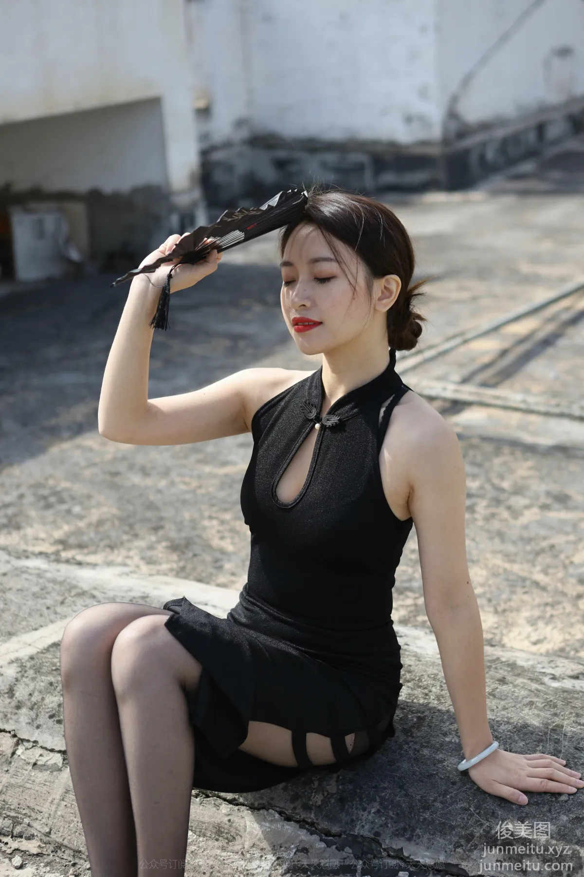 [IESS异思趣向] 2022.01.12 丝享家986：小婕《天台旗袍秀》[94P] page 26
