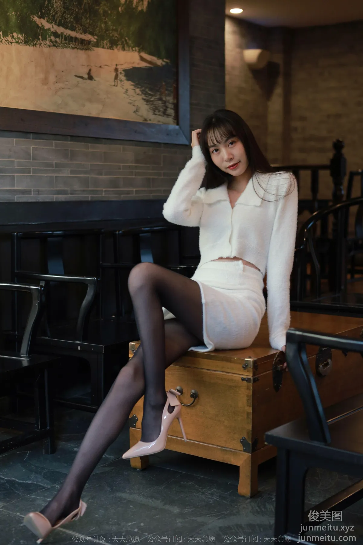 [IESS异思趣向] 2022.01.27 丝享家993：团团《阳光下的白裙长腿》[93P] page 44