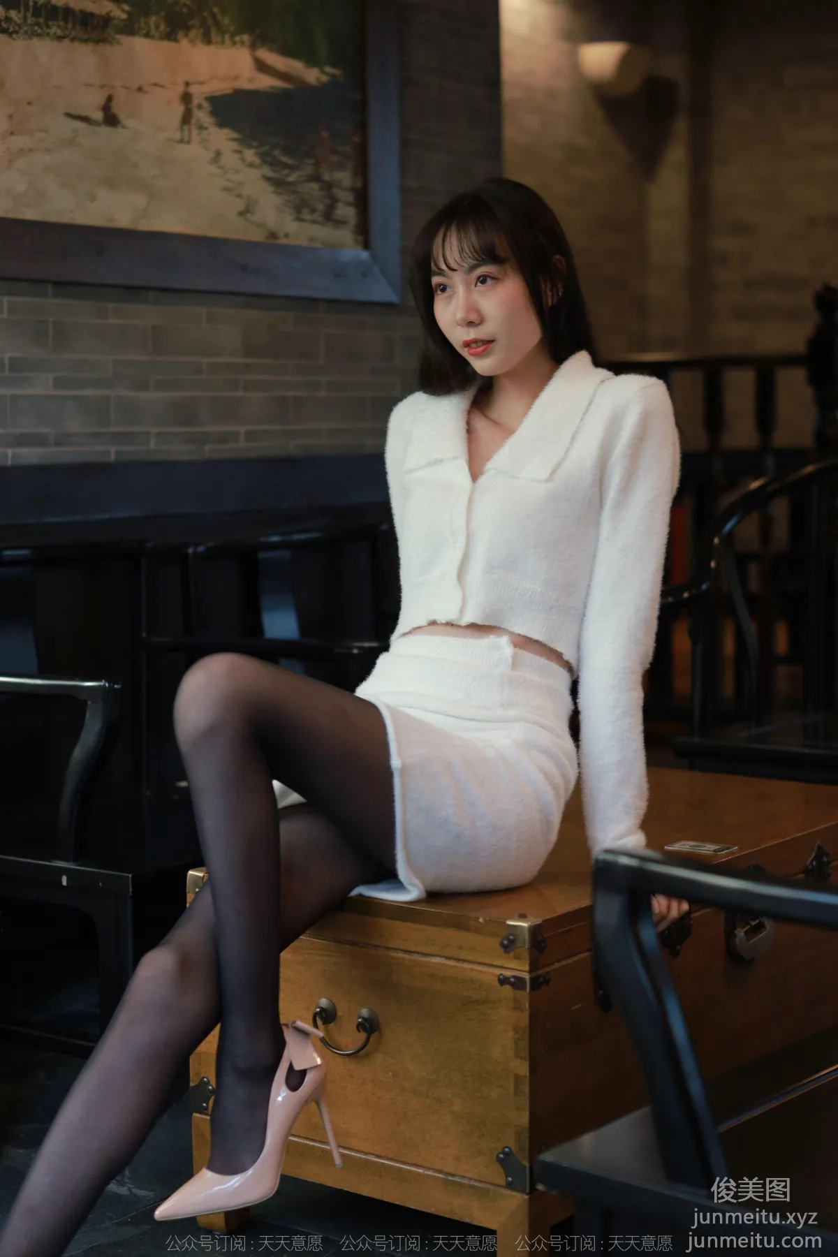 [IESS异思趣向] 2022.01.27 丝享家993：团团《阳光下的白裙长腿》[93P] page 45
