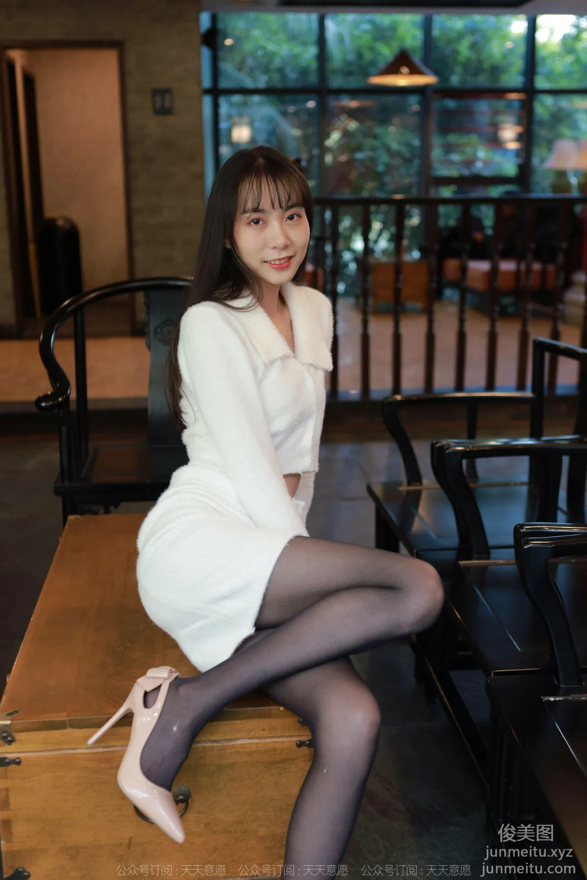 [IESS异思趣向] 2022.01.27 丝享家993：团团《阳光下的白裙长腿》[93P] page 64