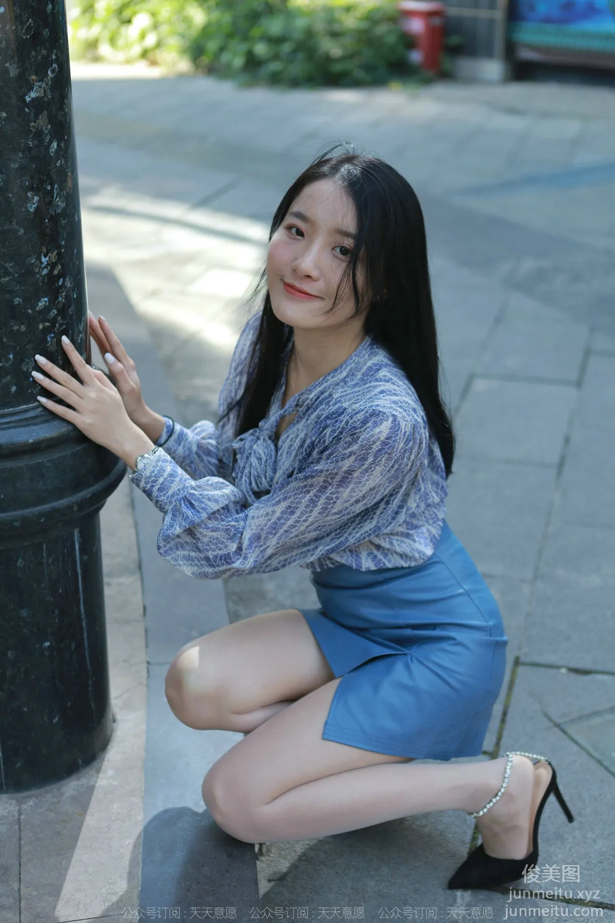 [IESS异思趣向] 2022.02.02 丝享家995：婉萍《油亮蓝色短裙》[95P] page 43