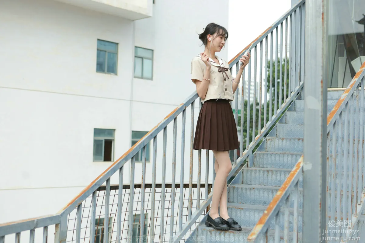 [IESS异思趣向] 2022.02.08 丝享家999：团团《网易云长腿少女》[89P] page 2