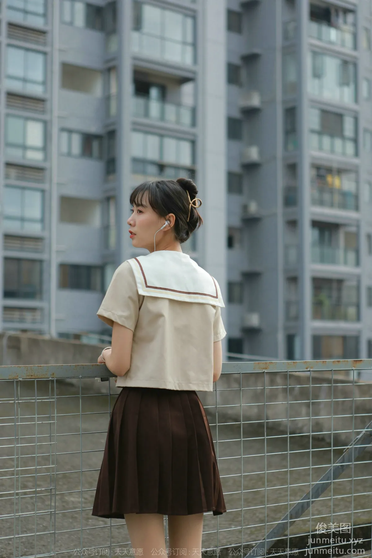 [IESS异思趣向] 2022.02.08 丝享家999：团团《网易云长腿少女》[89P] page 15