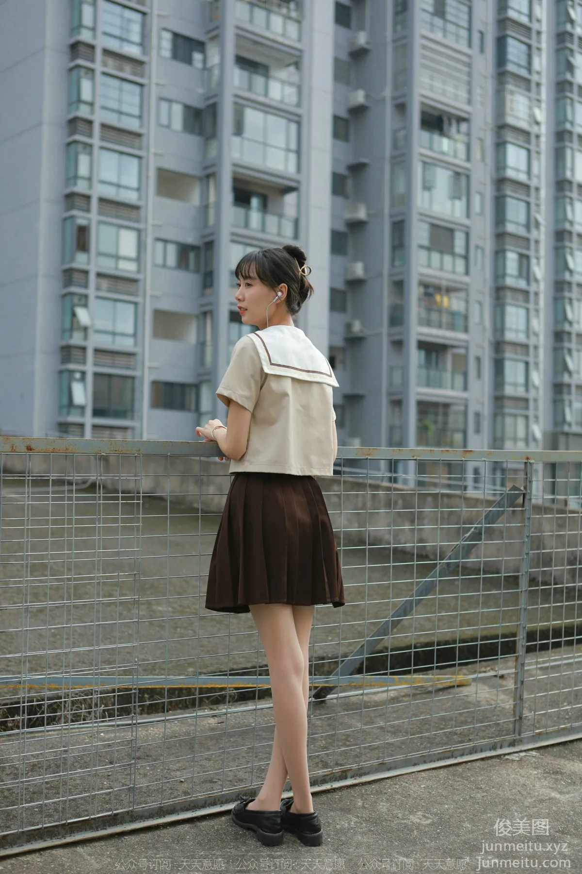 [IESS异思趣向] 2022.02.08 丝享家999：团团《网易云长腿少女》[89P] page 16