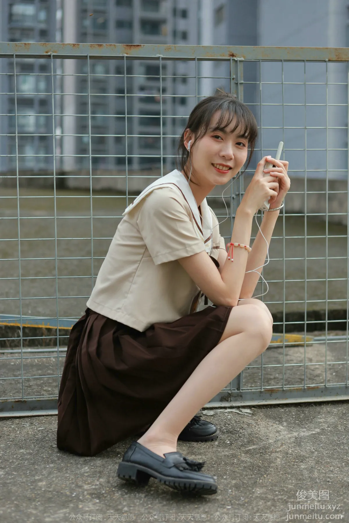 [IESS异思趣向] 2022.02.08 丝享家999：团团《网易云长腿少女》[89P] page 23