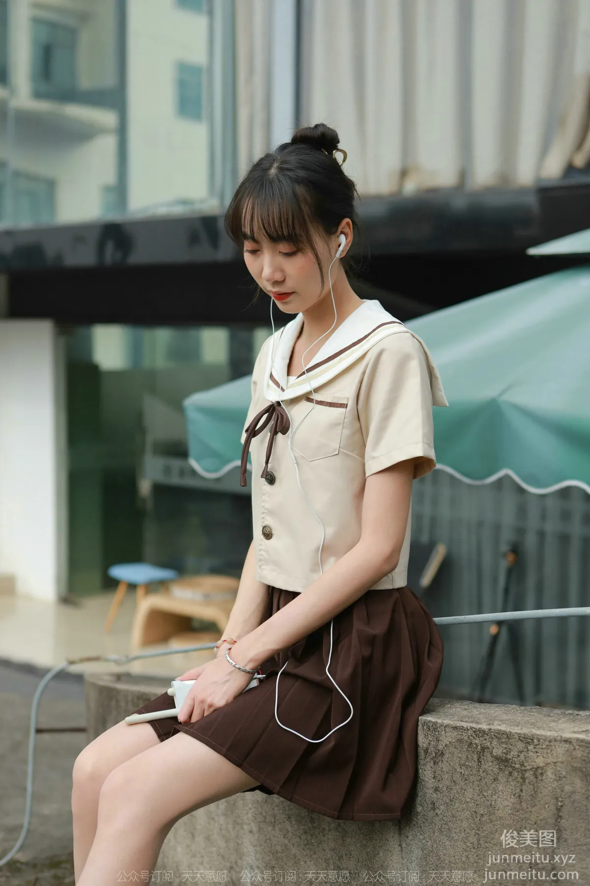 [IESS异思趣向] 2022.02.08 丝享家999：团团《网易云长腿少女》[89P] page 31