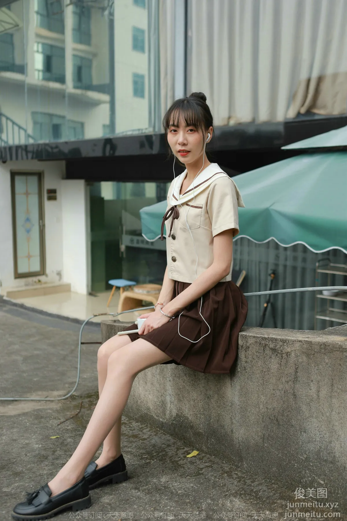 [IESS异思趣向] 2022.02.08 丝享家999：团团《网易云长腿少女》[89P] page 32