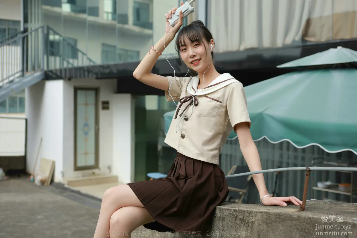 [IESS异思趣向] 2022.02.08 丝享家999：团团《网易云长腿少女》[89P] page 33