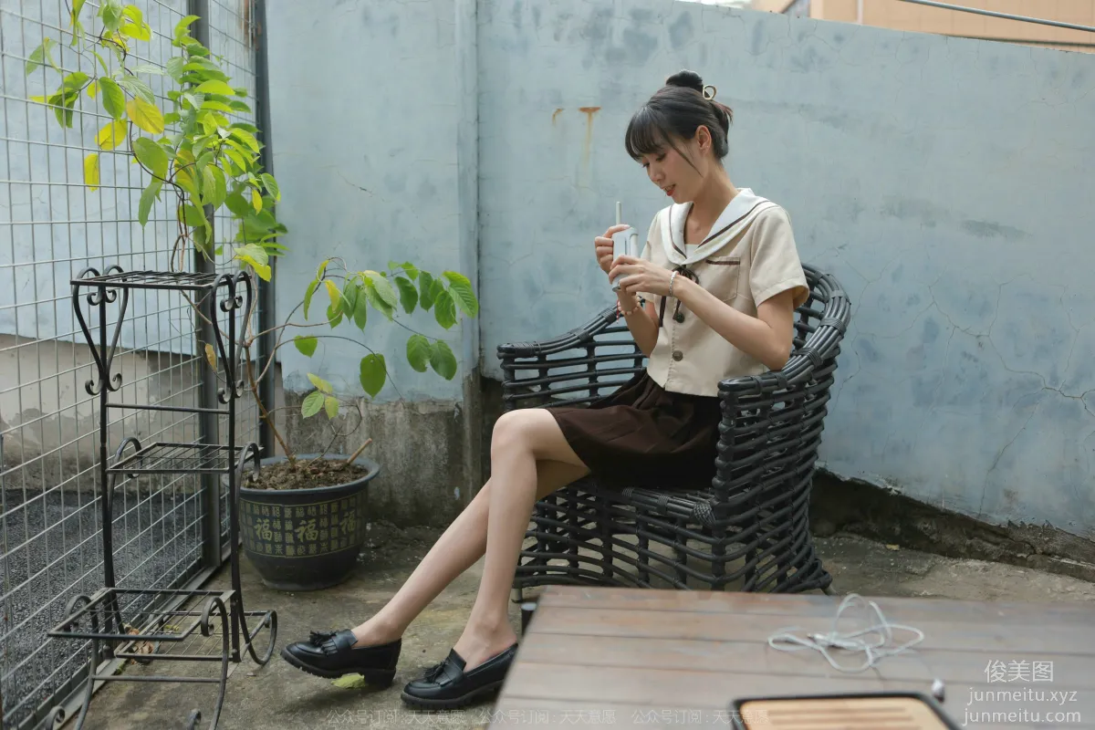 [IESS异思趣向] 2022.02.08 丝享家999：团团《网易云长腿少女》[89P] page 37