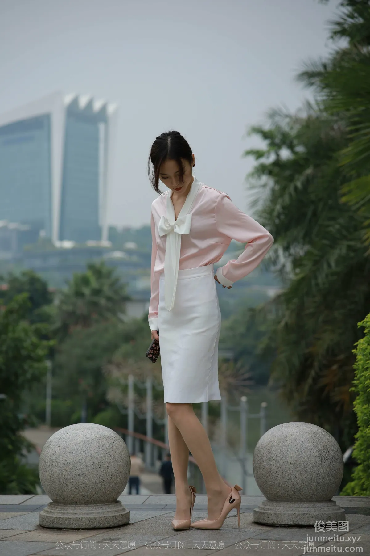 [IESS异思趣向]2021.11.11 丝享家971：小六《城市丽人》[90P] page 2