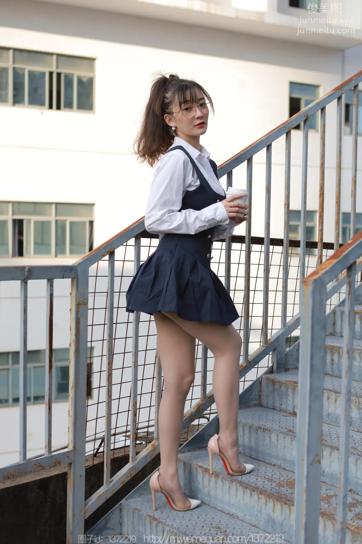 [IESS异思趣向] 2022.12.13 丝享家 1297 秋秋《楼梯偶遇婉萍》[79P] page 17