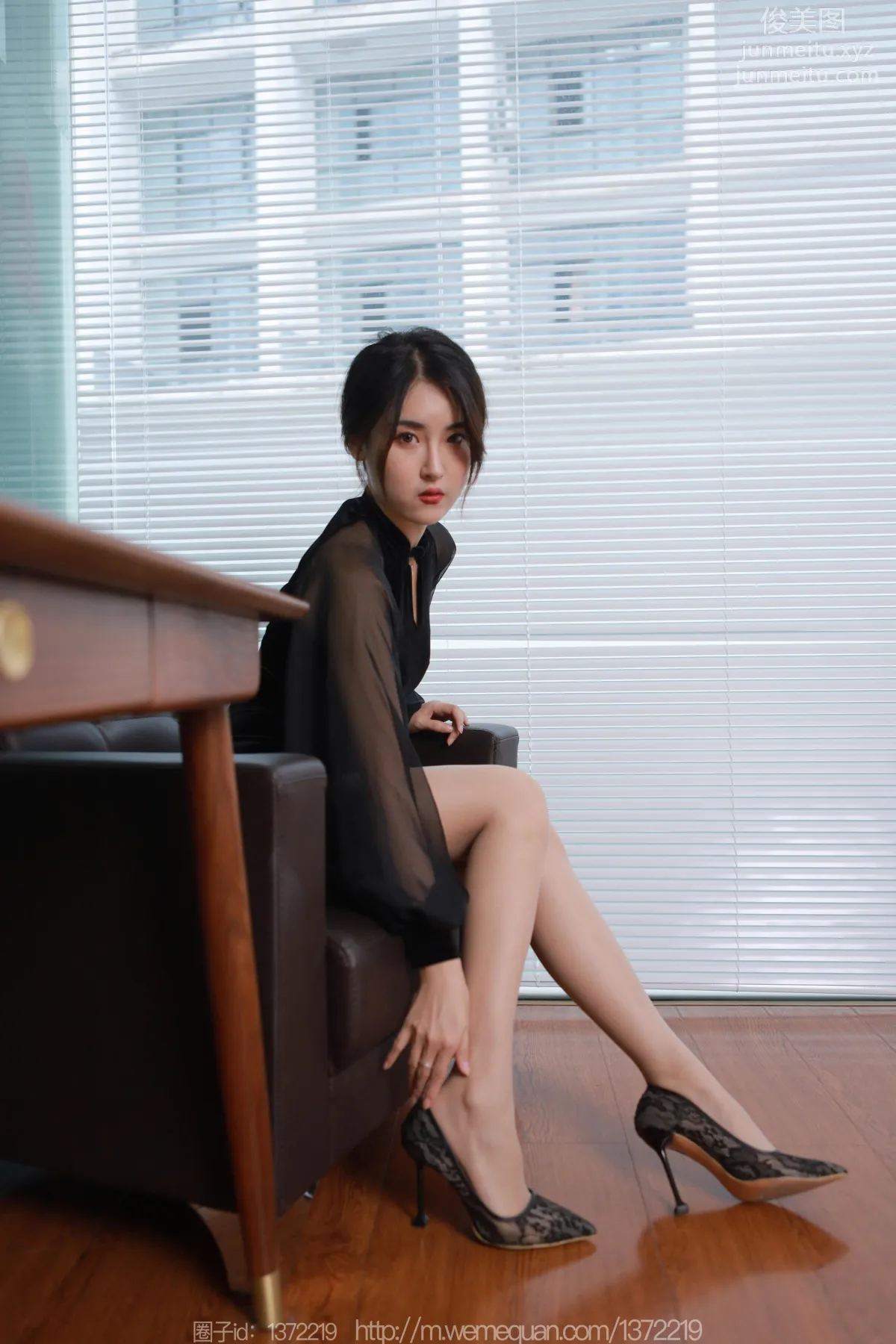 [IESS异思趣向] 2022.12.15 丝享家 1299 小宝《黑色旗袍白纸扇》[86P] page 3