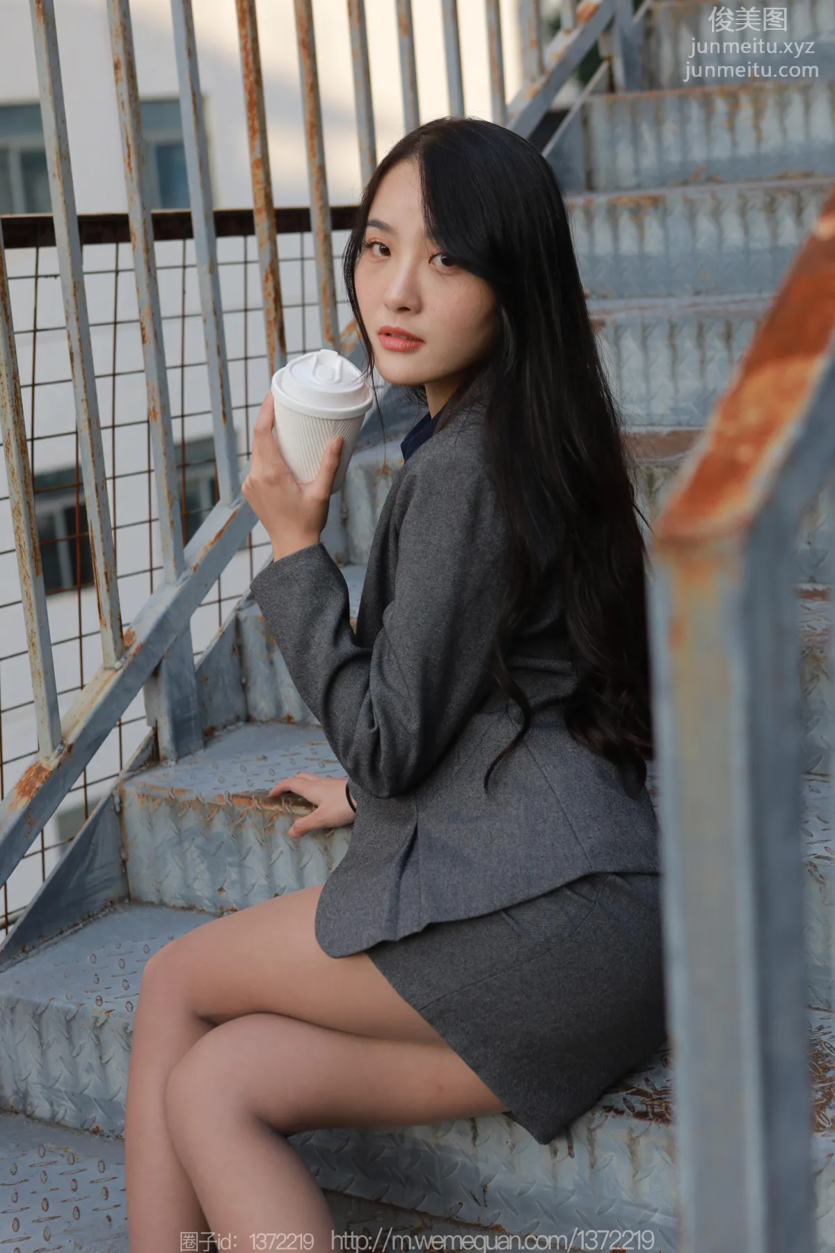 [IESS异思趣向] 2022.12.17 丝享家 1301 婉萍《温柔OL风》[88P] page 3