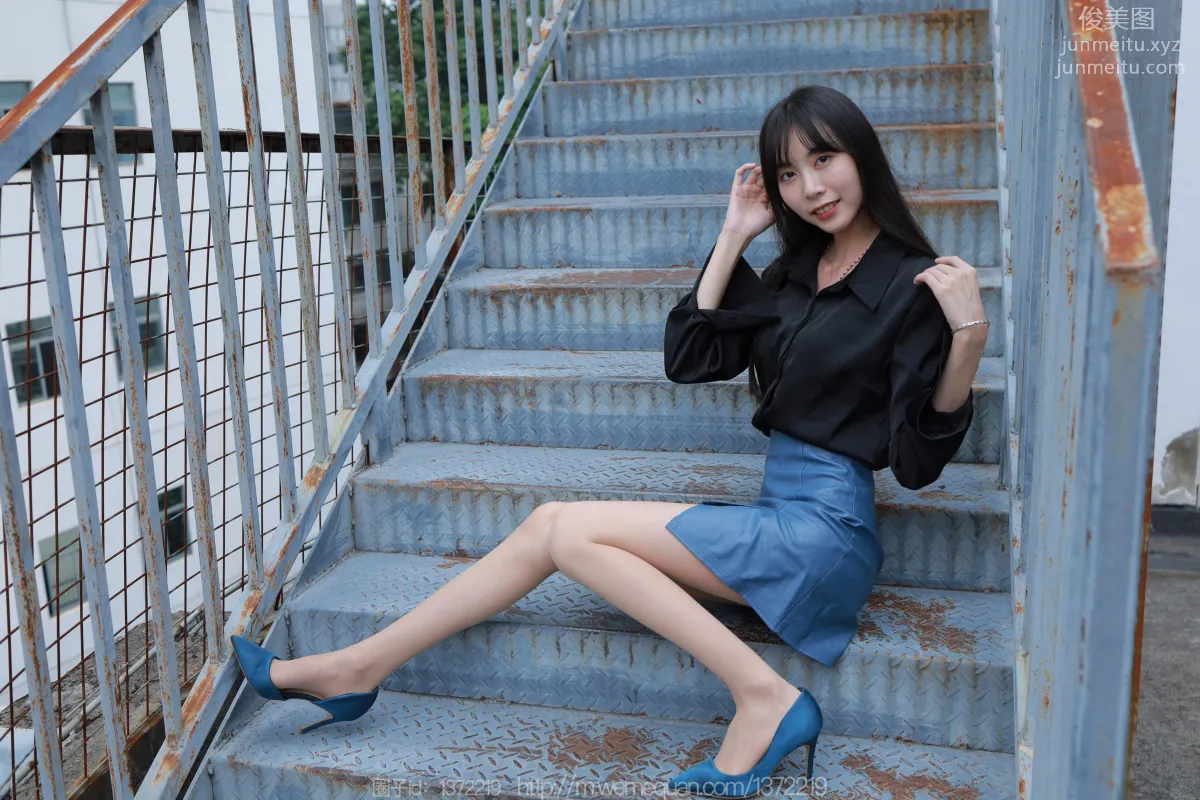 [IESS异思趣向] 2022.12.18 丝享家 1302 团团《迷人的蓝色》[84P] page 8