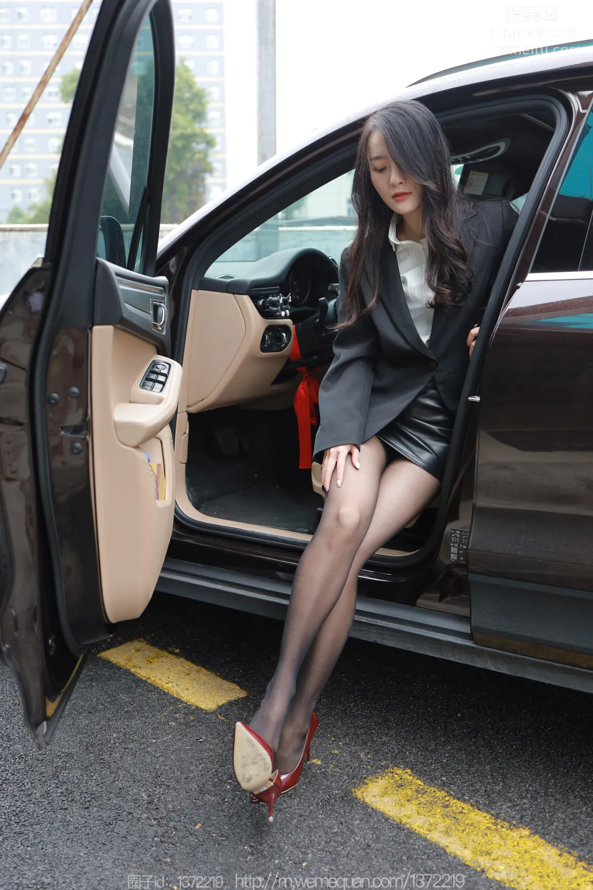 [IESS异思趣向] 2023.01.11 丝享家 1326 婉萍《美女专车》[88P] page 79