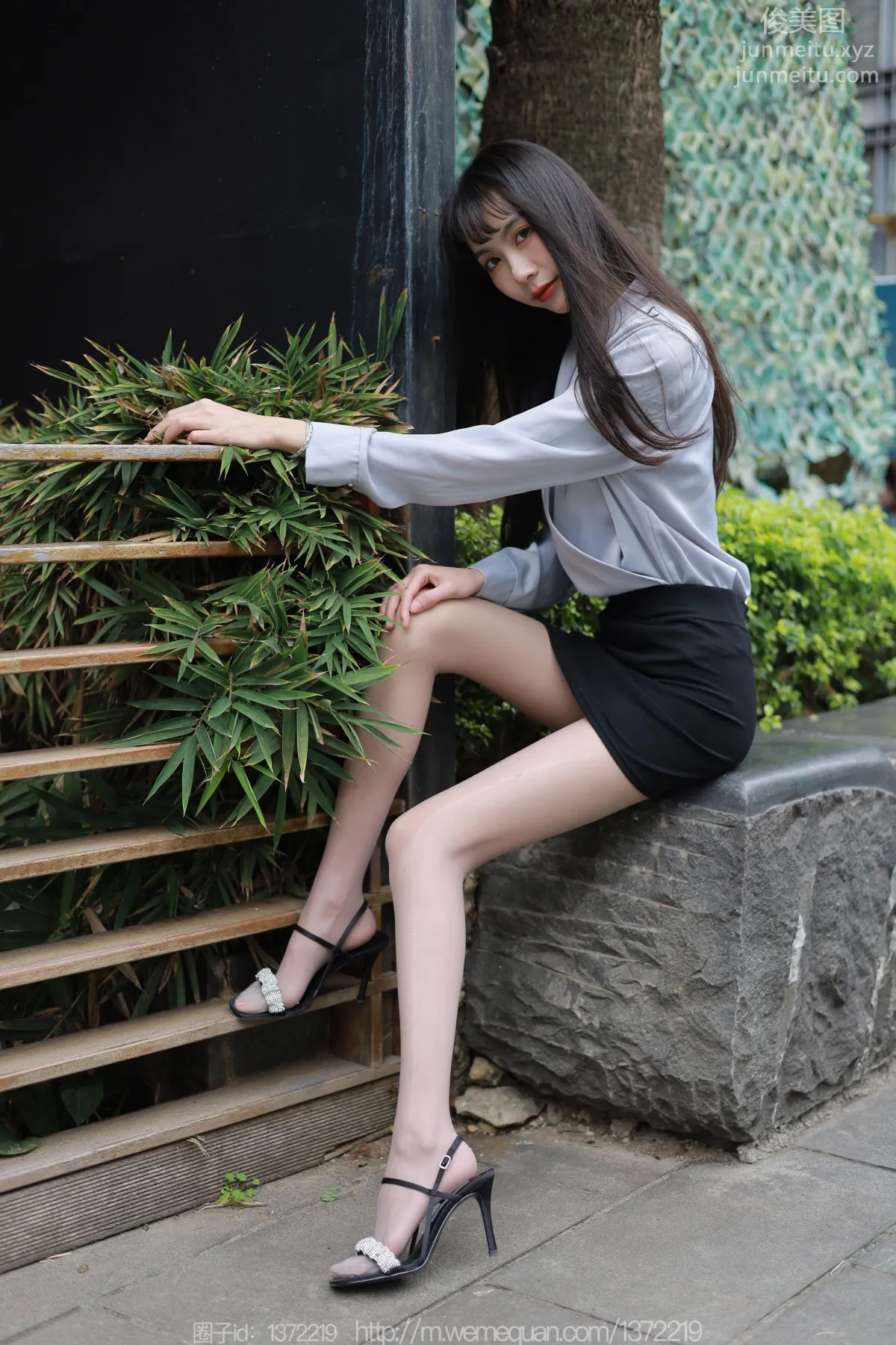 [IESS异思趣向] 2023.03.02 丝享家 1378 团团《楼梯上的美人》[92P] page 11
