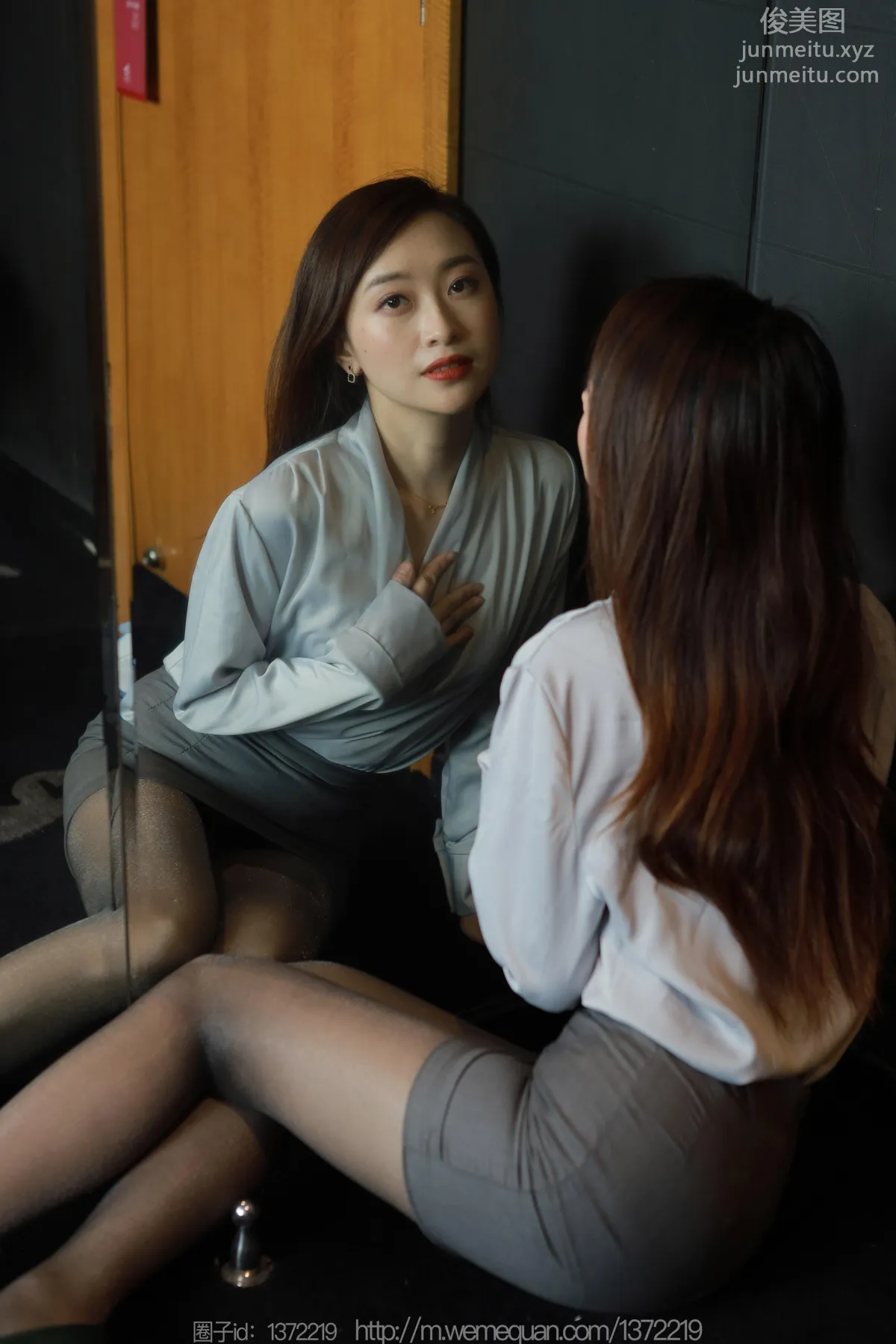 [IESS异思趣向] 2023.03.08 丝享家 1384 小婕《灰裙亮丝》[86P] page 24