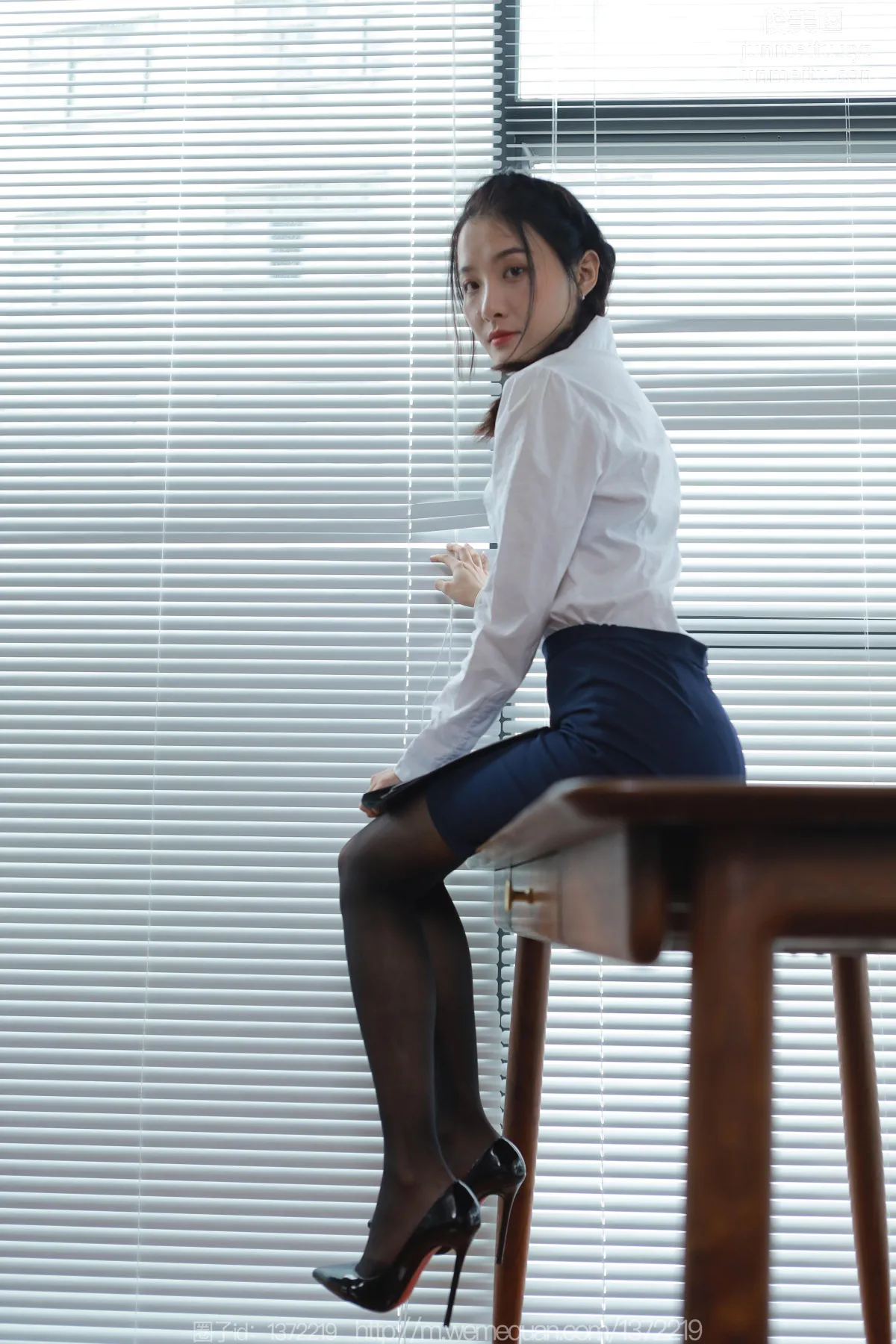 [IESS异思趣向] 2023.07.07 丝享家 1474 婉萍《蓝裙OL》[86P] page 15