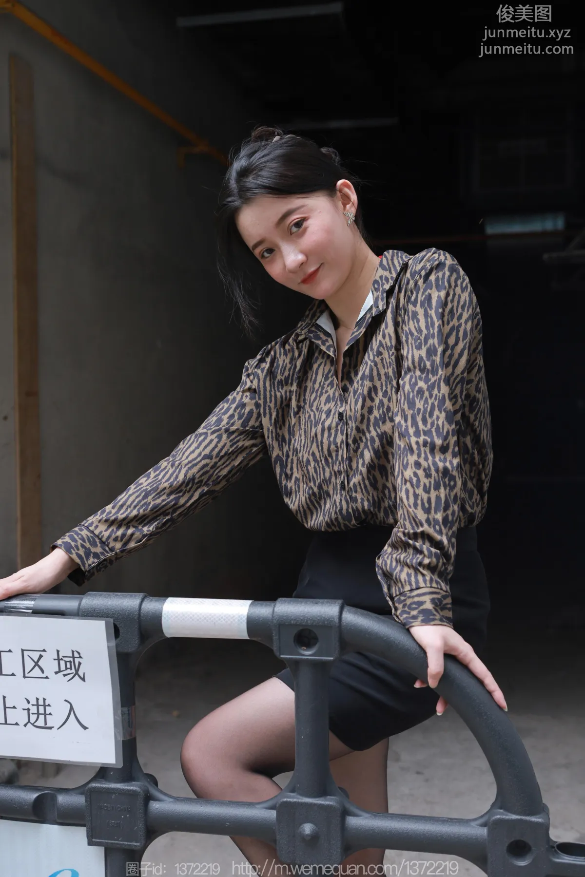 [IESS异思趣向] 2023.07.24 丝享家 1488 秋秋《孤身走暗巷》[85P] page 17