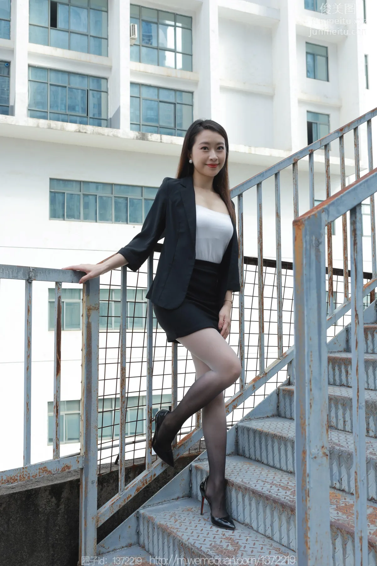 [IESS异思趣向] 2023.09.28 丝享家 1545 小婕《黑白灰渐变》[84P] page 22