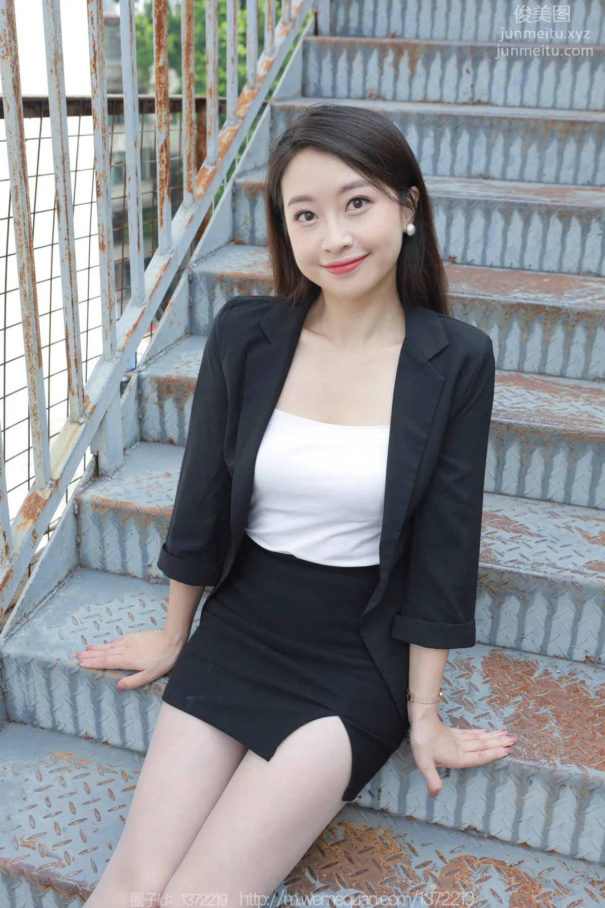 [IESS异思趣向] 2023.09.28 丝享家 1545 小婕《黑白灰渐变》[84P] page 32