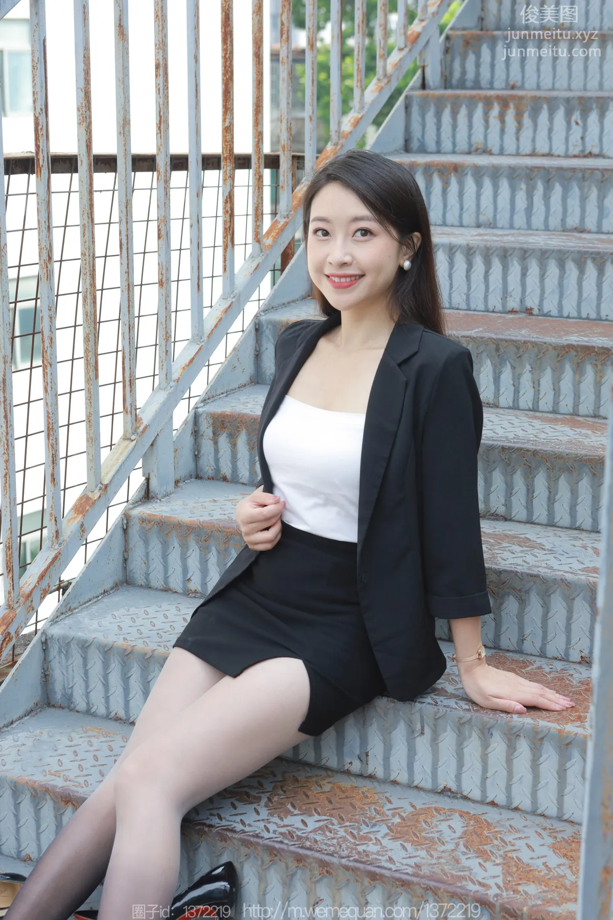 [IESS异思趣向] 2023.09.28 丝享家 1545 小婕《黑白灰渐变》[84P] page 36