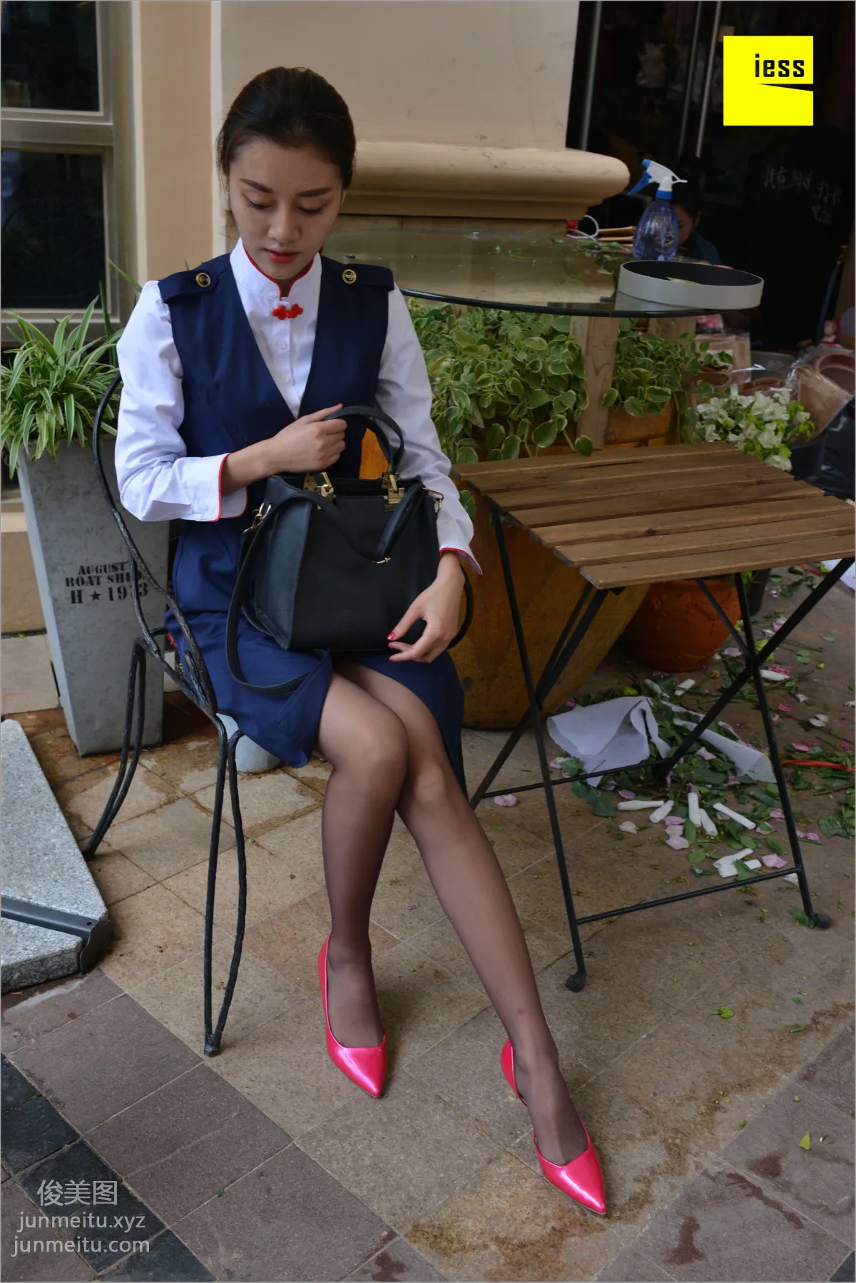 [IESS异思趣向] 2018.09.24 MF.011 晶晶 page 18