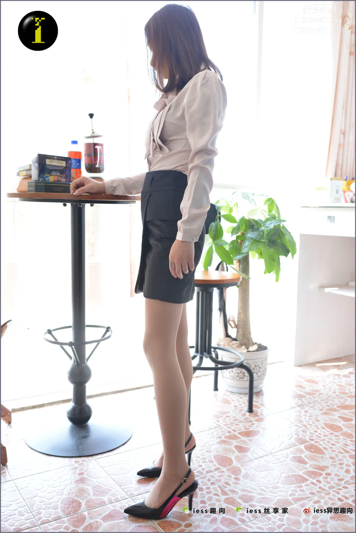 [IESS异思趣向] 普惠集 022 素人表妹的高丝大特写 page 75