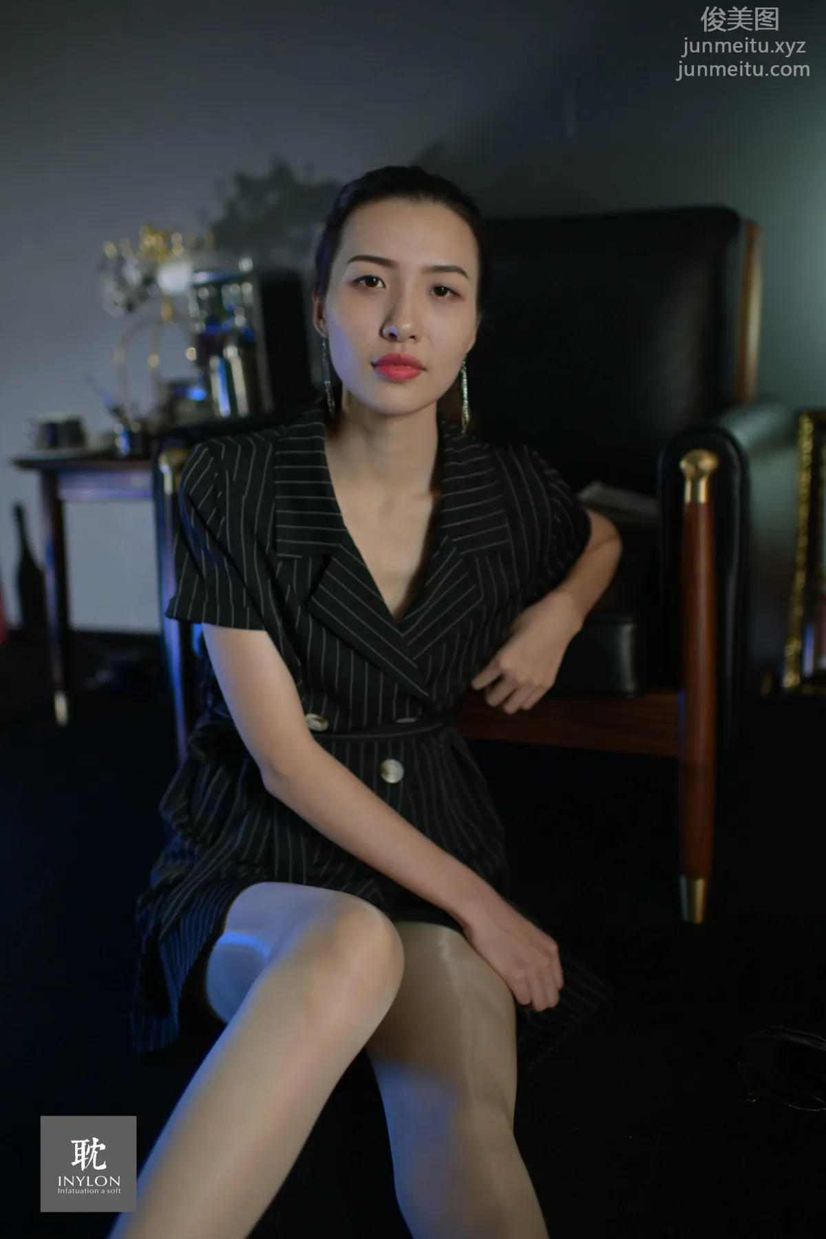 [IESS异思趣向] 普惠集 181-大妞的马油袜II [82P] page 69