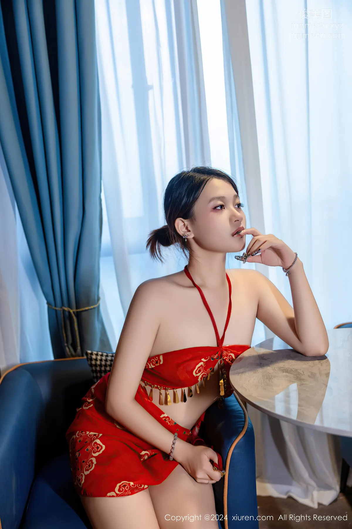[Xiuren秀人网]2024.10.22 NO.9323 吴婷婉 page 24