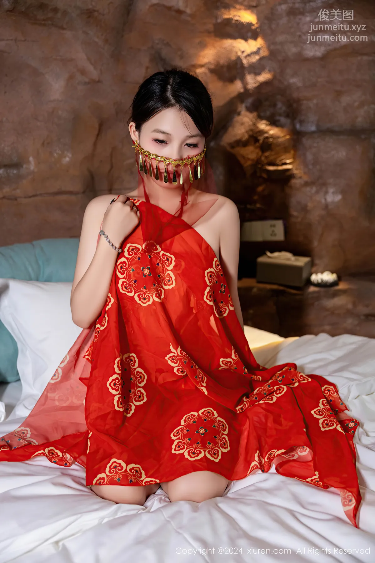[Xiuren秀人网]2024.10.22 NO.9323 吴婷婉 page 32