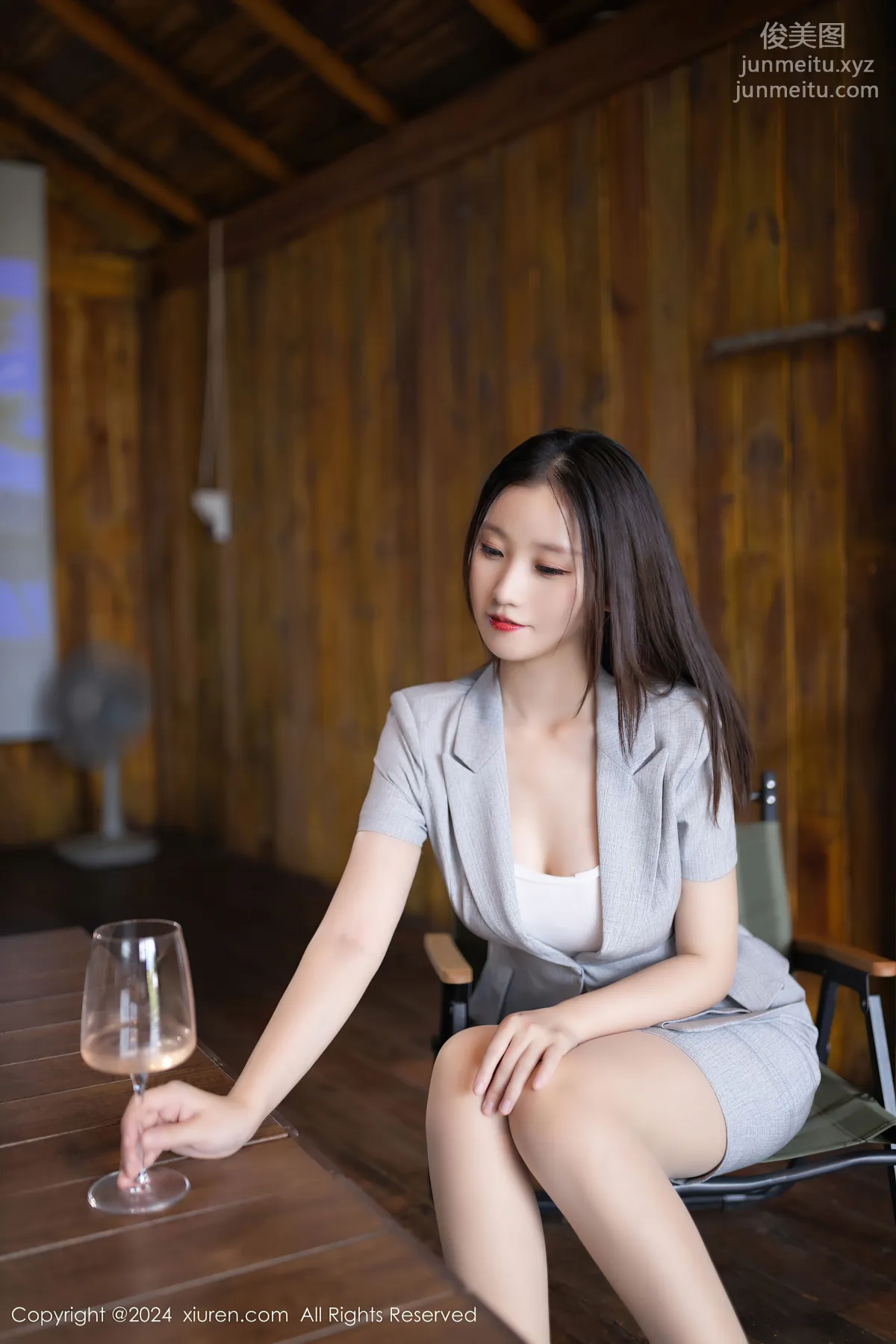 [Xiuren秀人网]2024.11.20 NO.9474 杏子Yada page 9