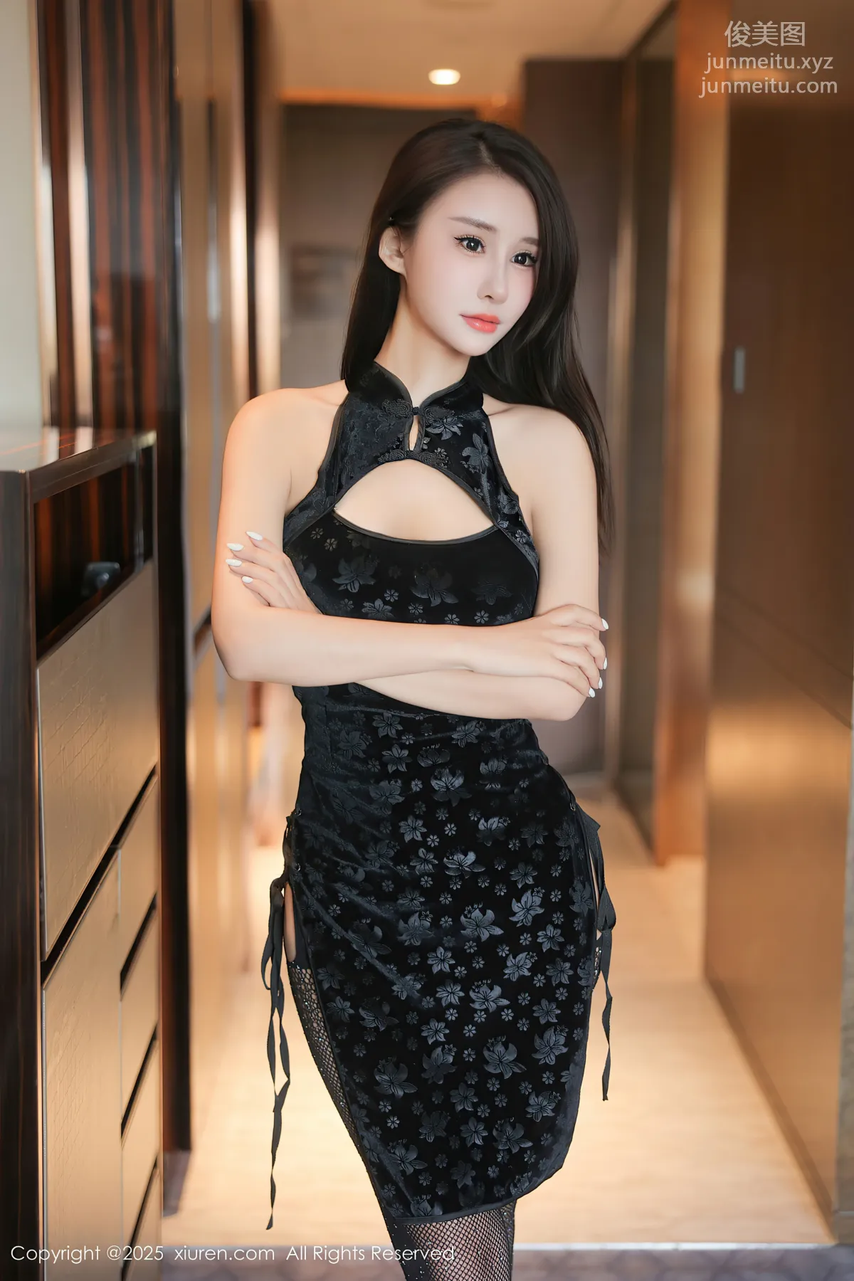 [Xiuren秀人网]2025.03.10 NO.9990 艺艺yiyi page 2