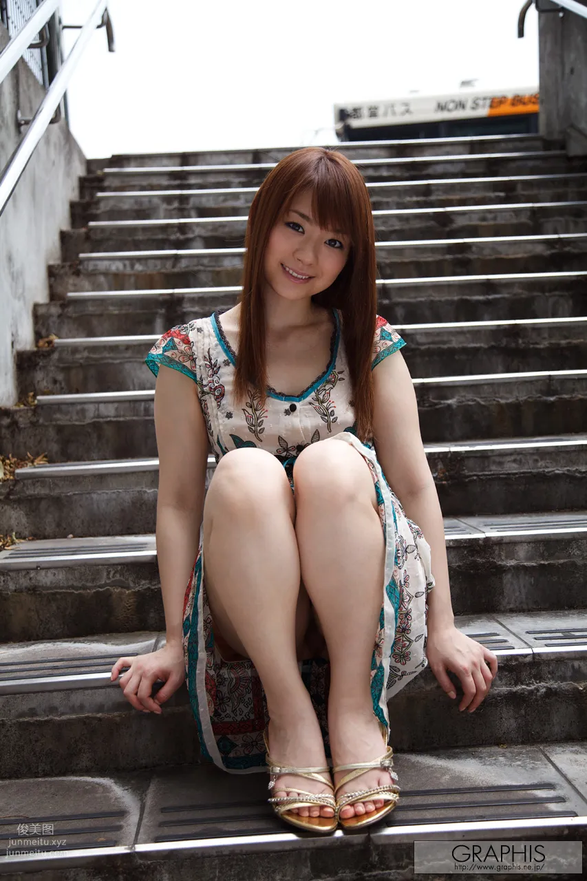 2012-06 Mayuka Akimoto page 4
