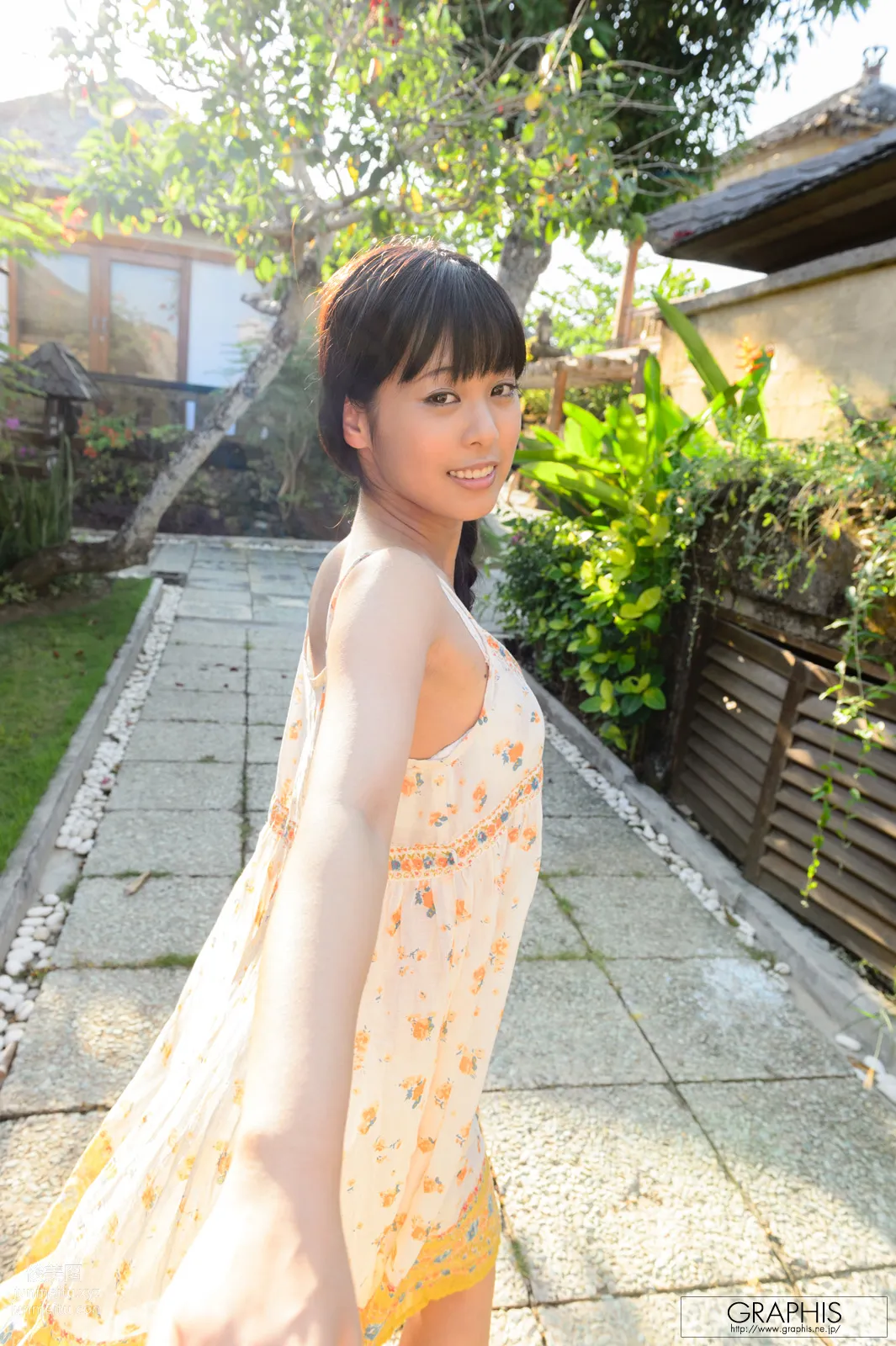 2013-10-25 Mayu Sato page 6