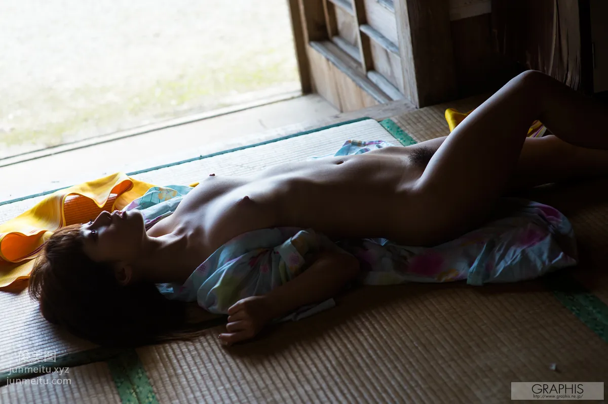 [Graphis] 2014.07.30 Limited Edition 小島みなみ page 8