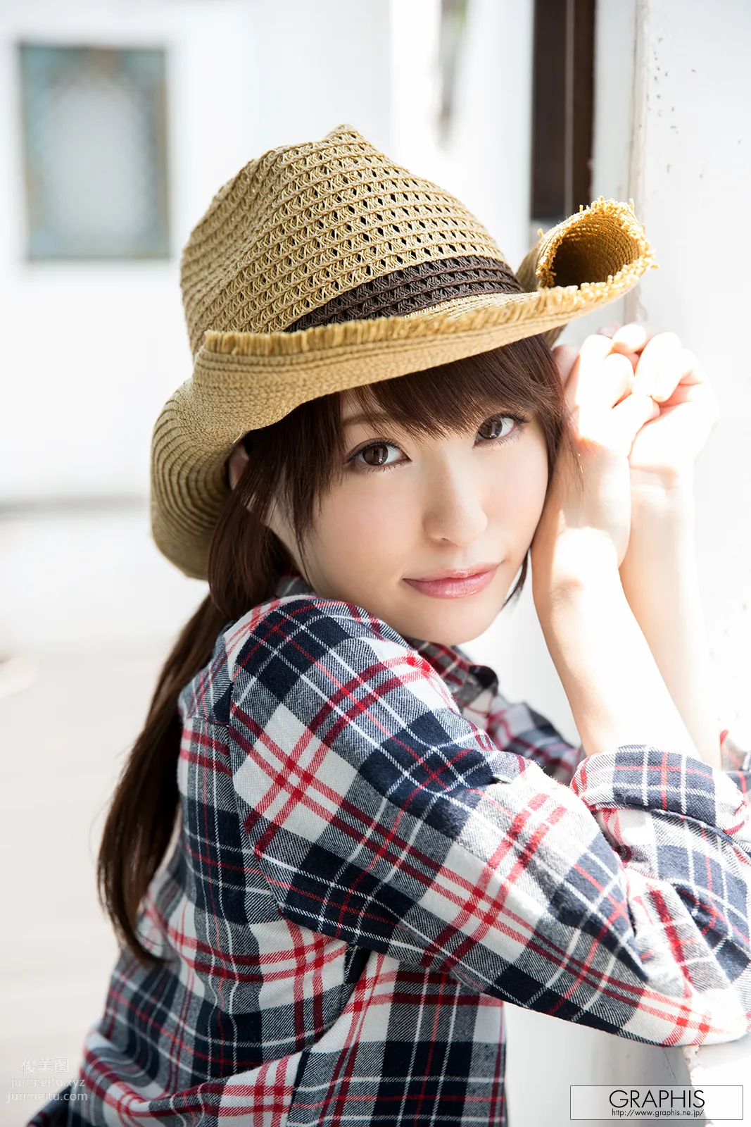 [Graphis] 2014.08 01 初脱ぎ娘！天使もえ page 4