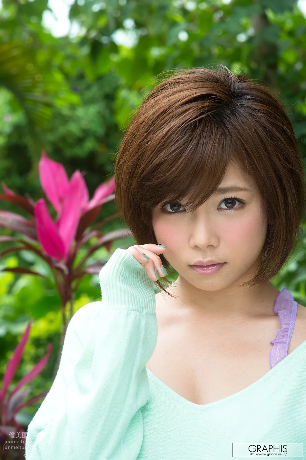 [Graphis] 2014.08.08 Gals SUMMER SPECIAL2014 纱仓まな page 3
