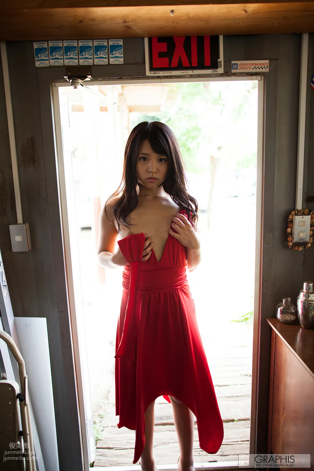 [Graphis] 2014.10 08 初脱ぎ娘！桥本麻耶 page 98