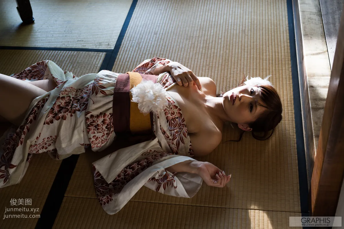 [Graphis] 2014.10.10 Gals 立花はるみ [We Rise] page 20