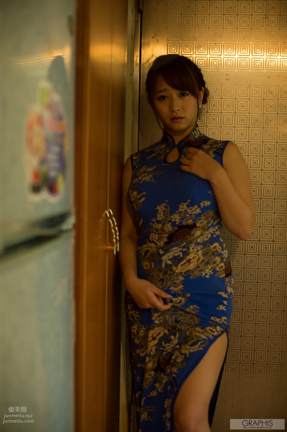 [Graphis] 2014.12.08 白石茉莉奈 page 131