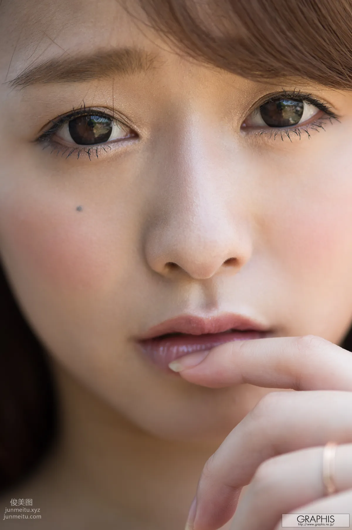 [Graphis] 2014.12.08 白石茉莉奈 page 32