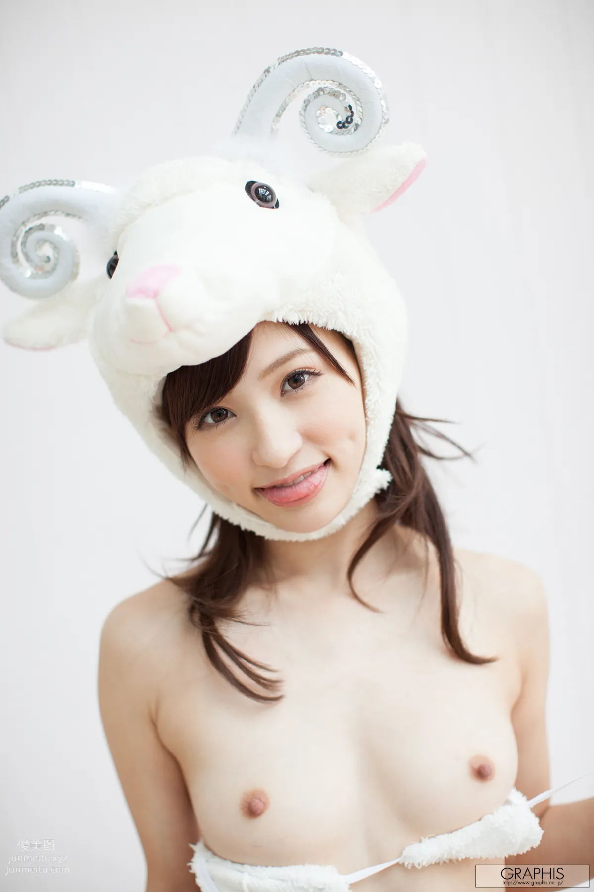 2015-01-02 Moe Amatsuka page 13