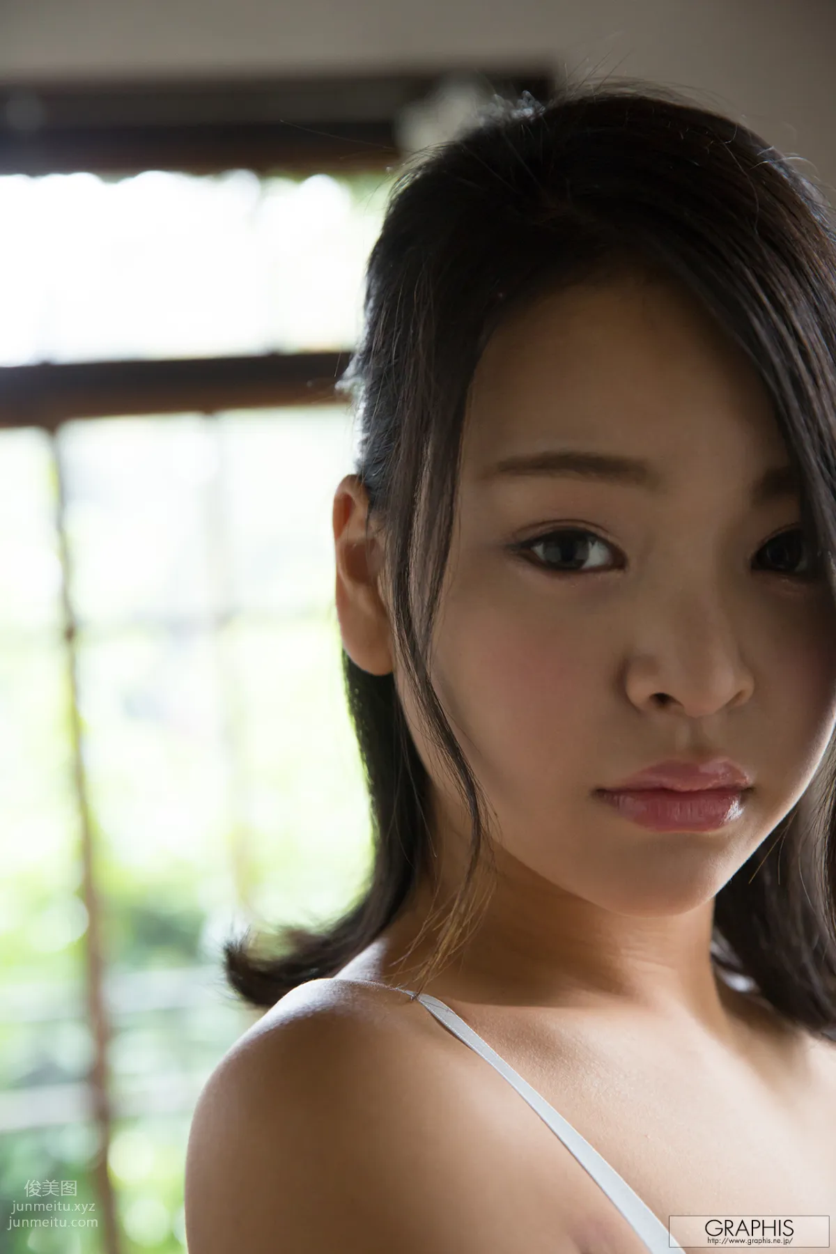 [Graphis] 2015-12-14 初脱ぎ娘 Manaka Minami 南真菜果 page 79