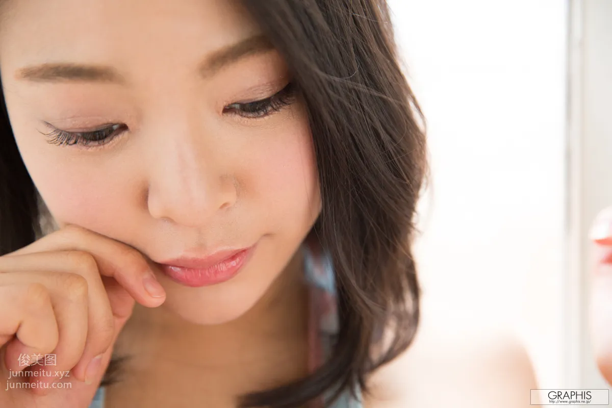 [Graphis] 2015-12-14 初脱ぎ娘 Manaka Minami 南真菜果 page 9