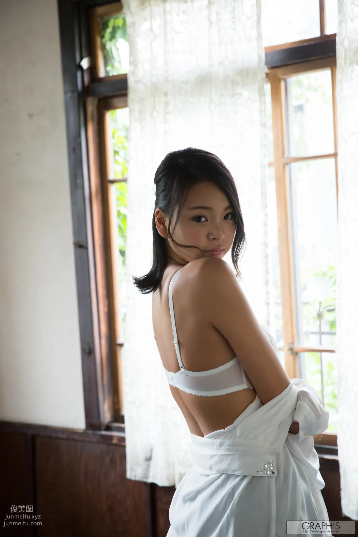 [Graphis] 2015-12-14 初脱ぎ娘 Manaka Minami 南真菜果 page 77