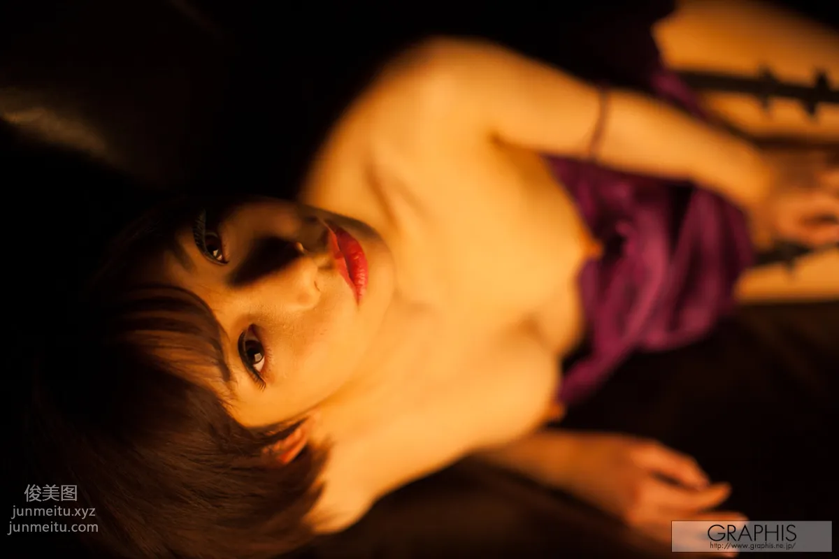 [Graphis] 2015.03.31 毎日一枚 成海 page 8