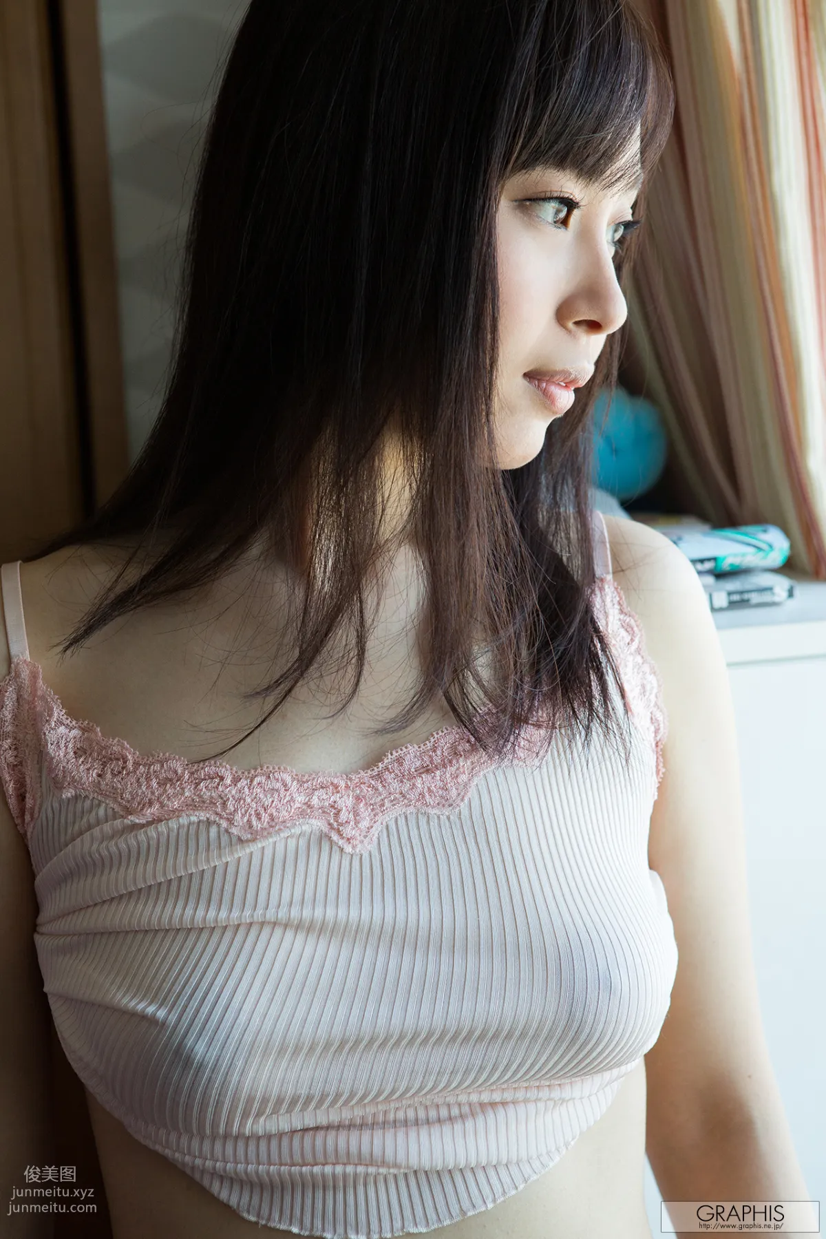 [Graphis] 2015.07.01 初脱ぎ娘 小川桃果 page 64