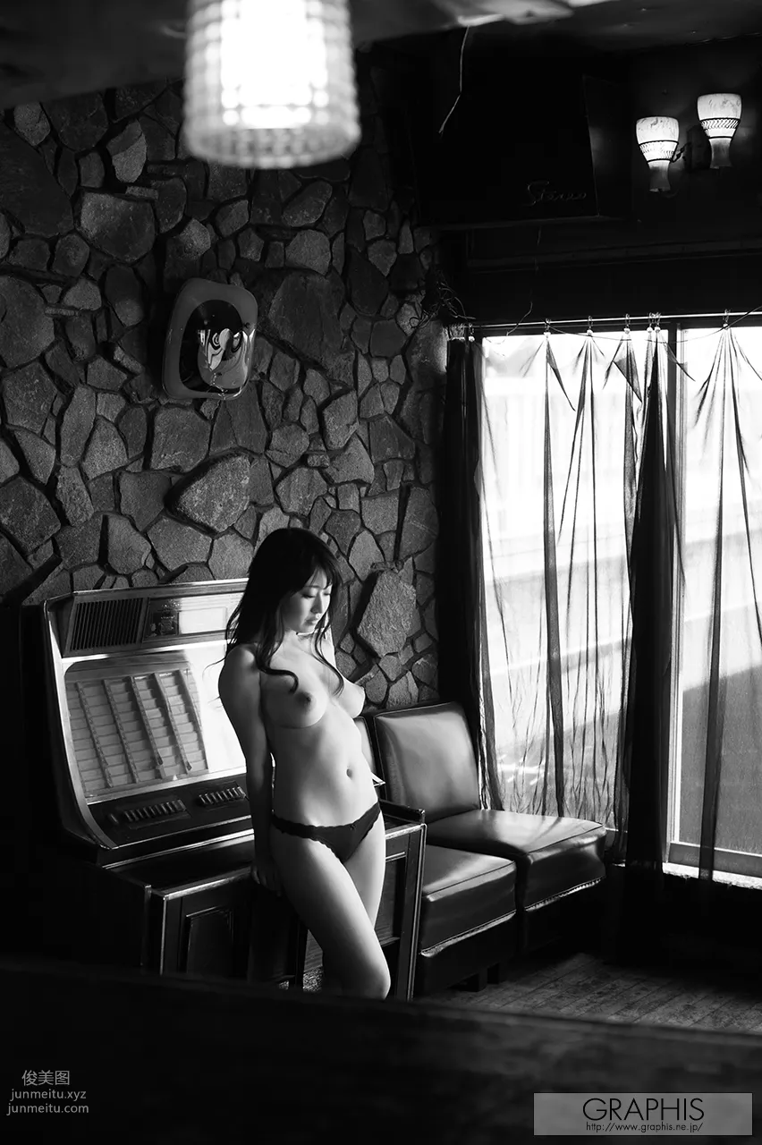 [Graphis] 2015.08 每日一枚 美里有紗 page 4