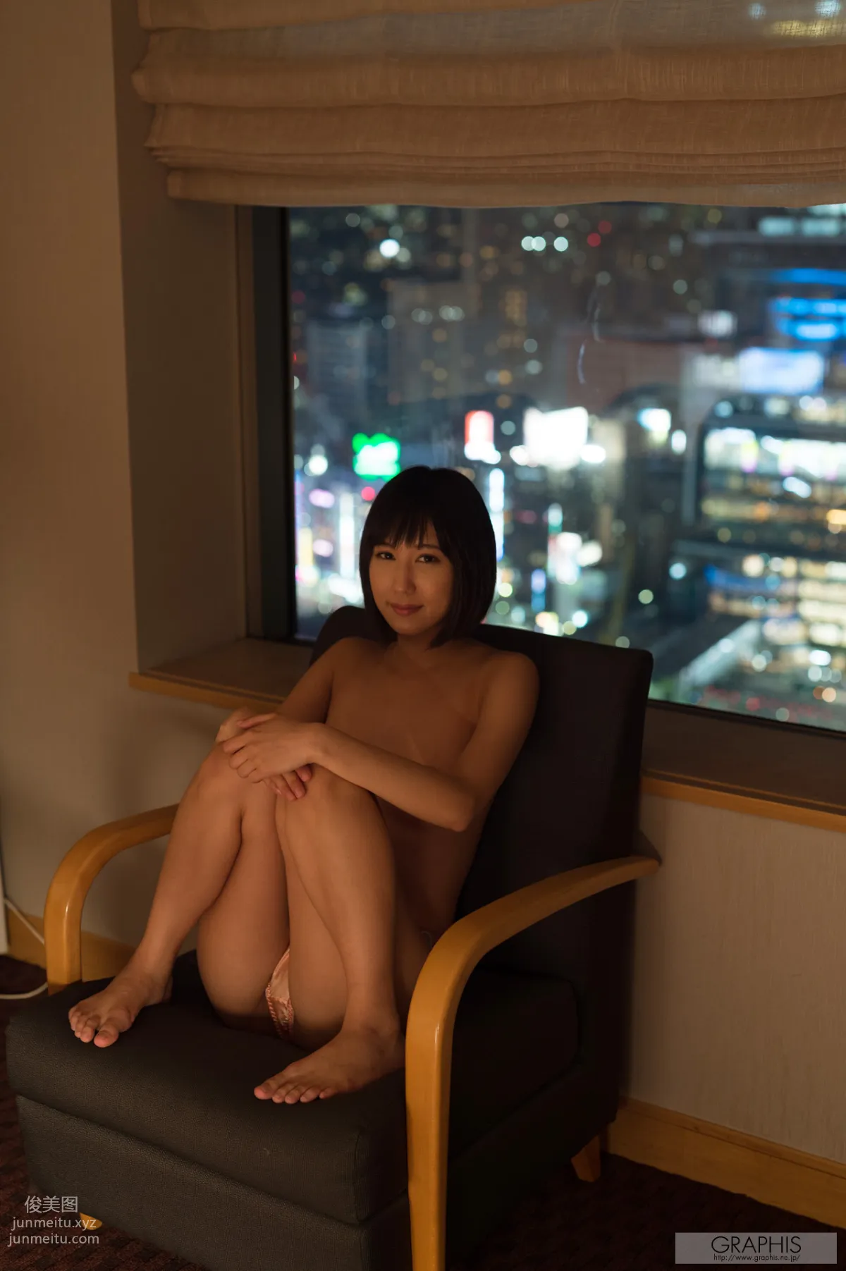 [Graphis] 2015.08.05 Gals Riku Minato 湊莉久 page 78